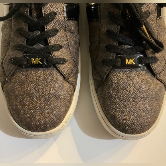 Men’s Michael Kors Sneakers - size 9.5 - Picture 2 of 6